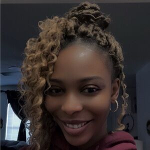 Meet your Posher, Cindy